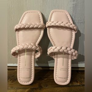 Dolce Vita Lynnea Women's Cream Braided Strap Slide Comfort Slip on Flat Sandals